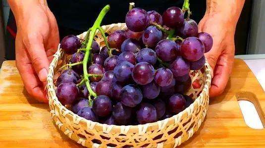 血糖高的人不能吃葡萄
