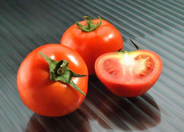 多吃西红柿帮助恢复